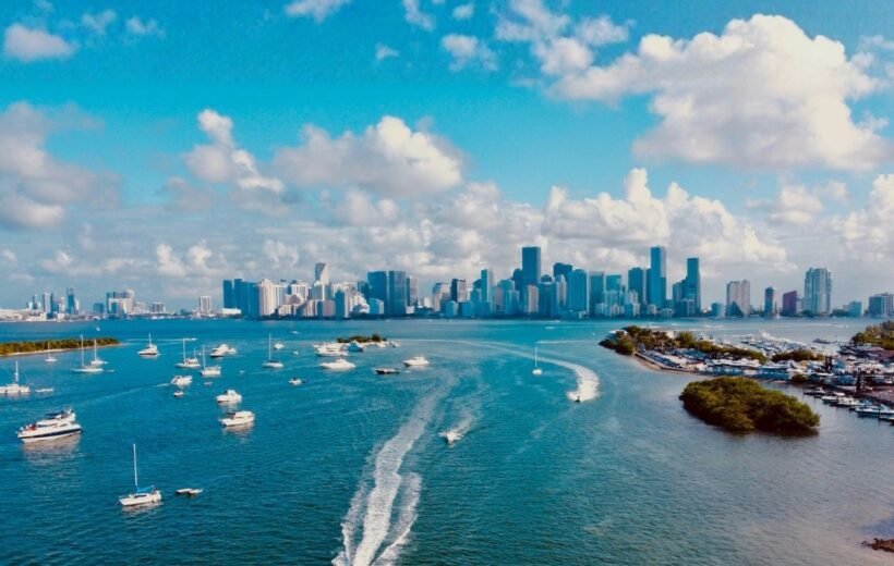 Actividad: Tour por Miami + paseo en barco por la bahía de Biscayne